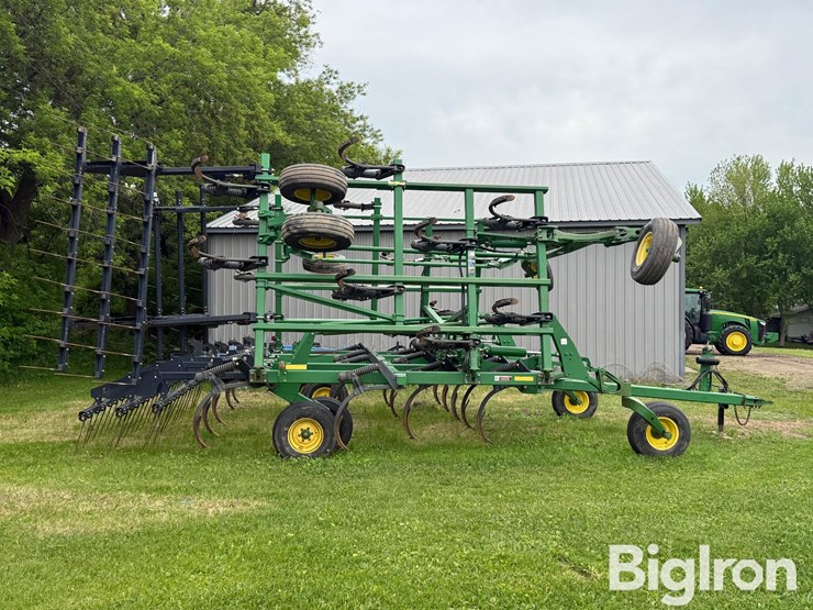 john-deere-2410-image-4