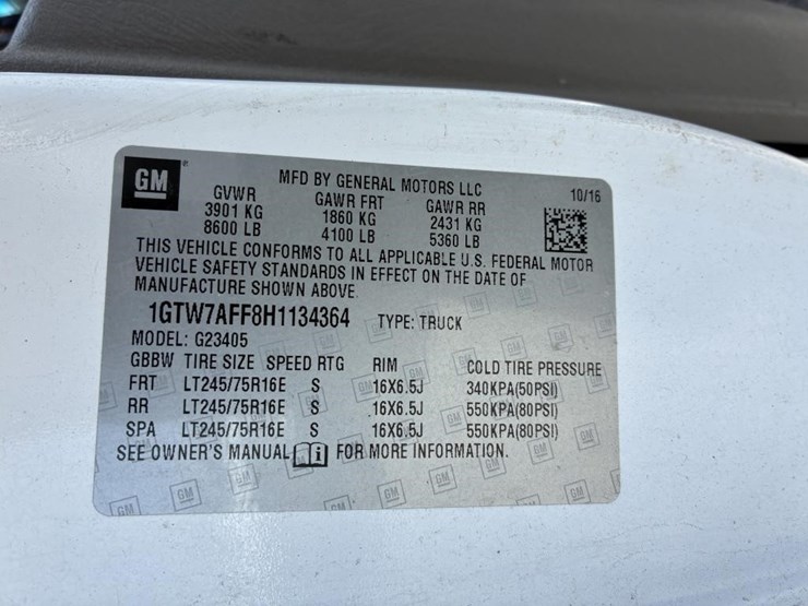 2017-utility-van-image-18