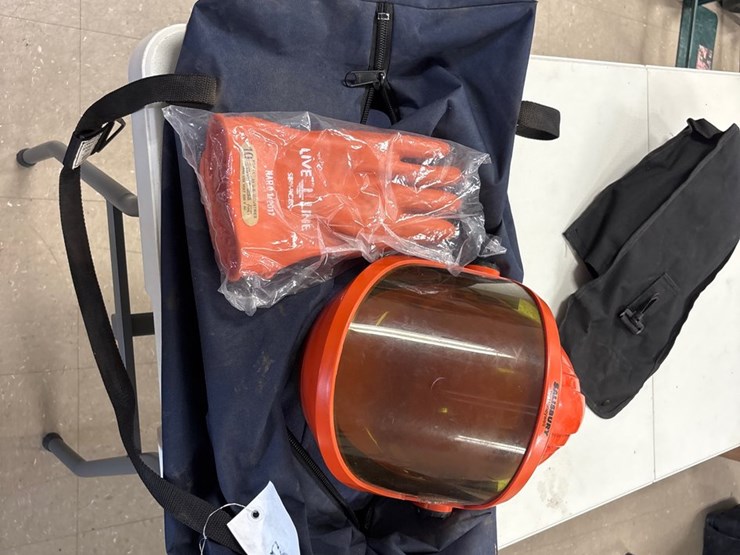 #4032-•-bag-of-electrical-safety-equipment-image-1