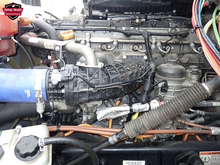 2022-freightliner-cascadia-126-image-27