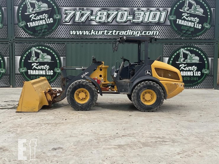 2019-deere-204l-image-1