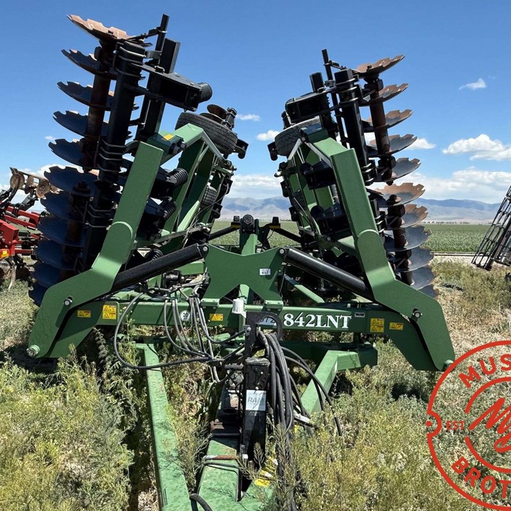 34' Wishek 842LNT Heavy Disk