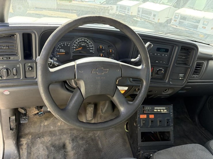 2003-chevrolet-silverado-2500-image-14