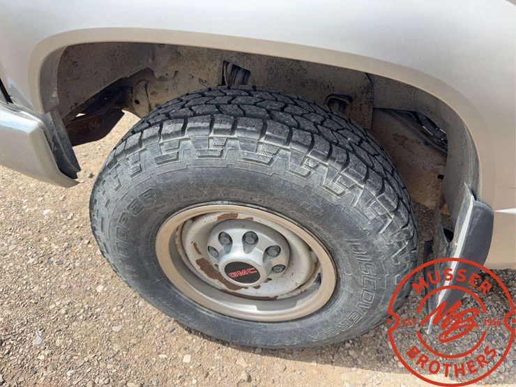 1999-gmc-2500-image-13