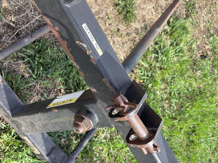 king-kutter-loader-mount/3-pt-mount-bale-spear-image-15