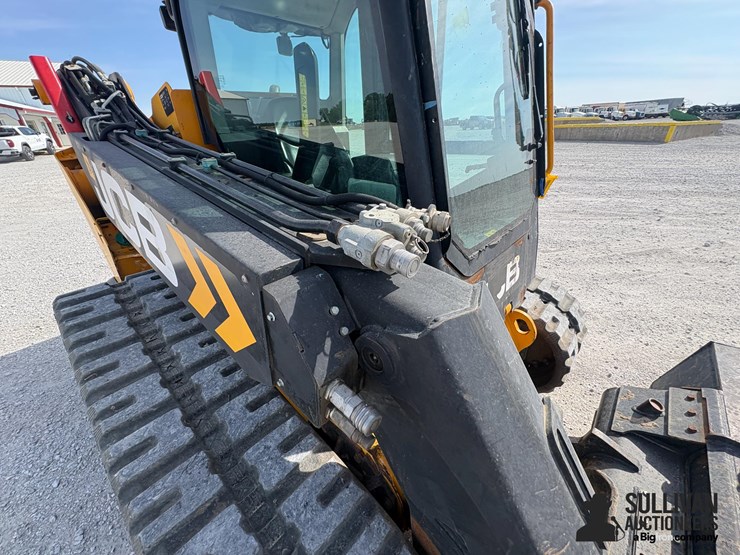 2022-jcb-3ts-8t-image-17