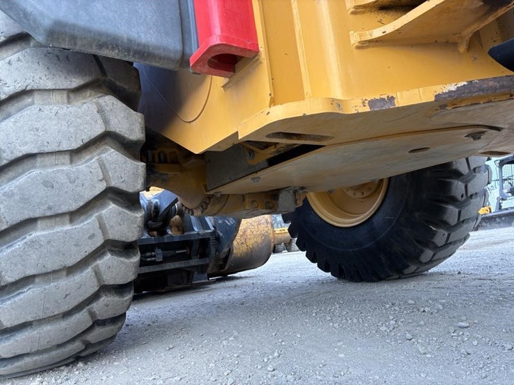 2020-deere-624l-image-14