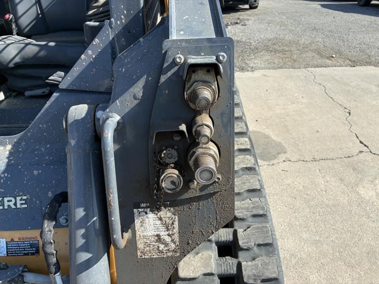 2023-deere-317g-image-8