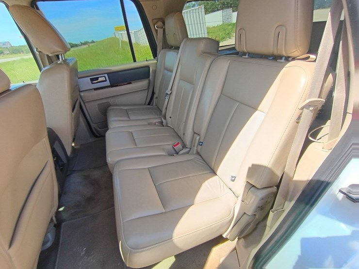 2010-ford-expedition-image-61