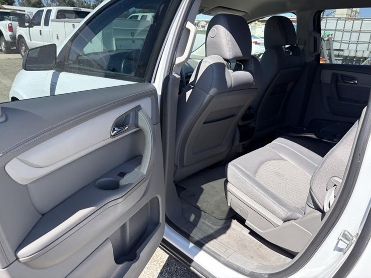 2016-chevrolet-traverse-image-11