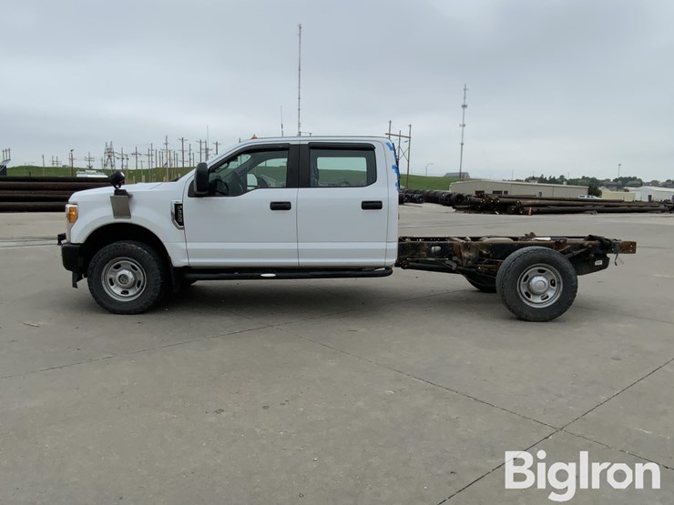 2017-ford-f350-xl-image-8