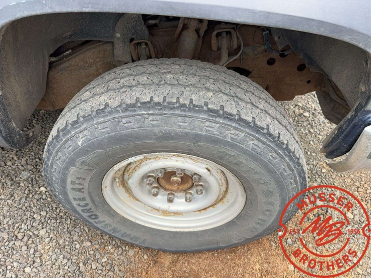 2000-chevrolet-k3500-image-10