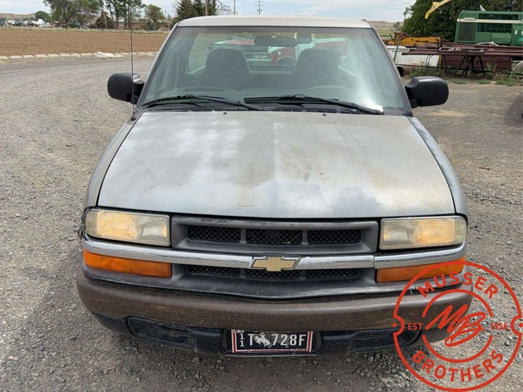 1999-chevrolet-s10-image-8