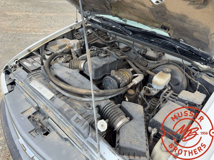 2000-chevrolet-s10-image-12