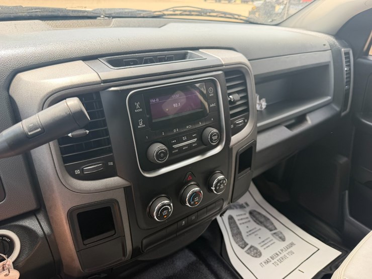 2015-dodge-ram-1500-image-11