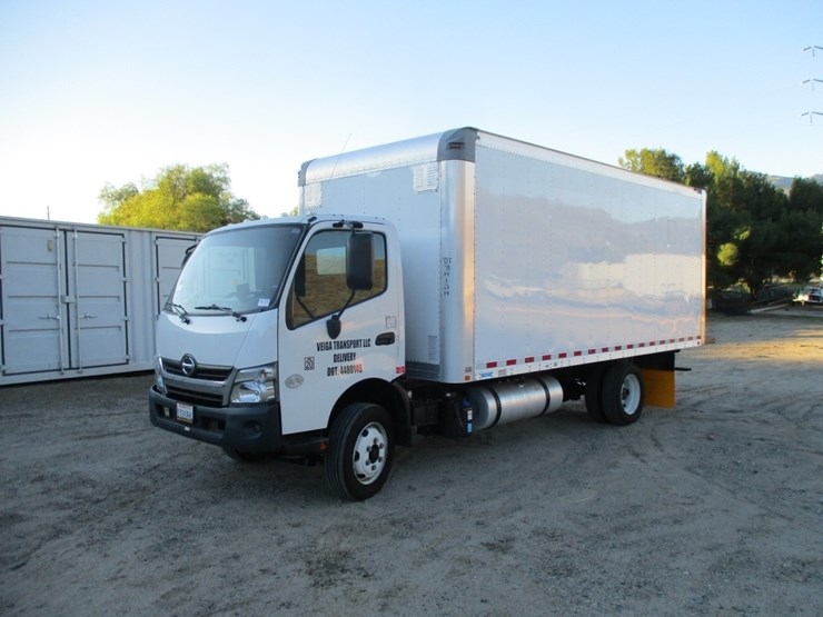 2018-hino-195-image-1