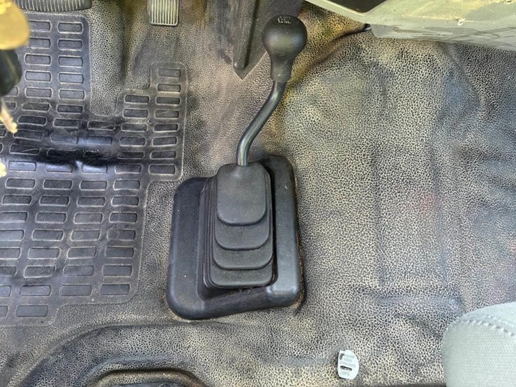 2011-ford-f550-image-19