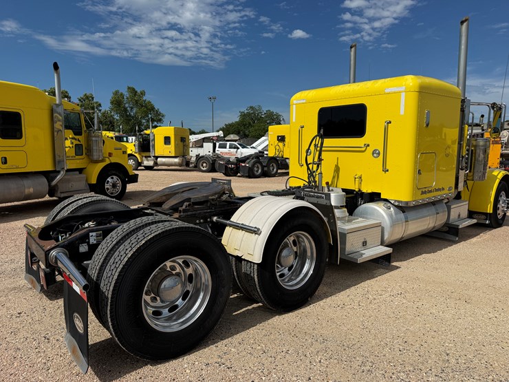 2007-peterbilt-379-image-5