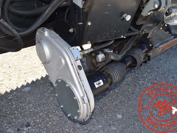 2009-case-ih-2152-image-37