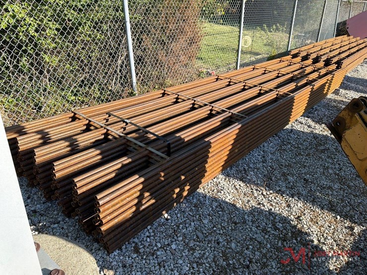 (20)-20'-6-bar-continuous-fence-panels-image-1