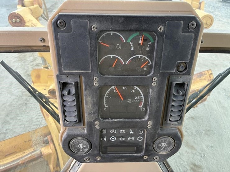 2004-caterpillar-143h-vhp-image-20