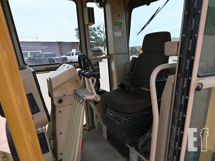 2004-caterpillar-140h-image-8