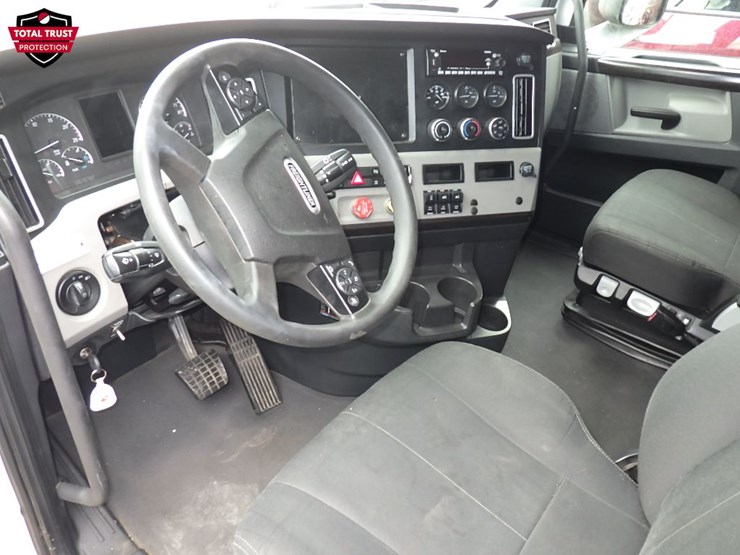 2022-freightliner-cascadia-126-image-20
