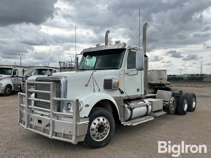 2017-freightliner-coronado-132-image-1