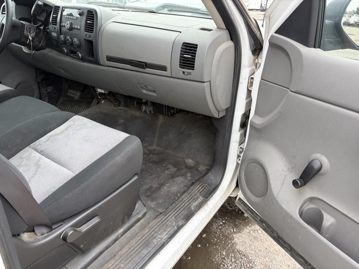 2008-chevrolet-silverado-1500-image-9