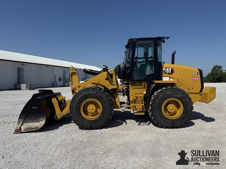 2021-caterpillar-920-image-8