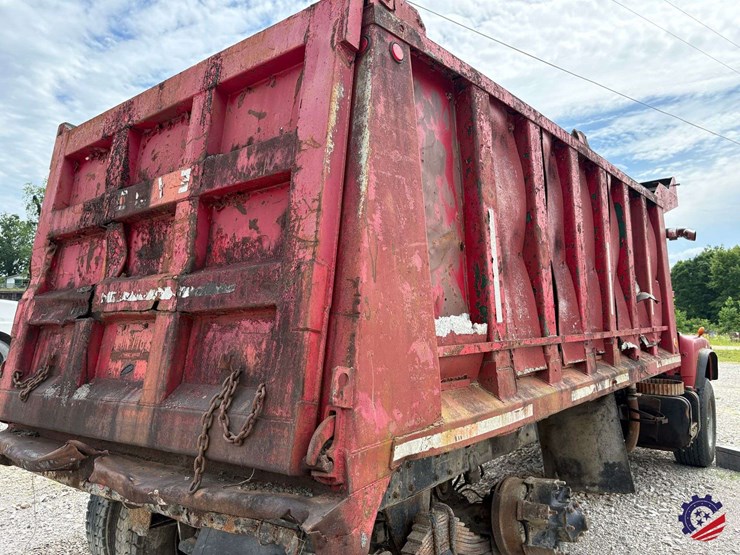 1981-mack-dm685s-image-14