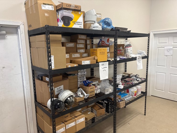 #4010-•-shelving-unit-and-contents-image-12