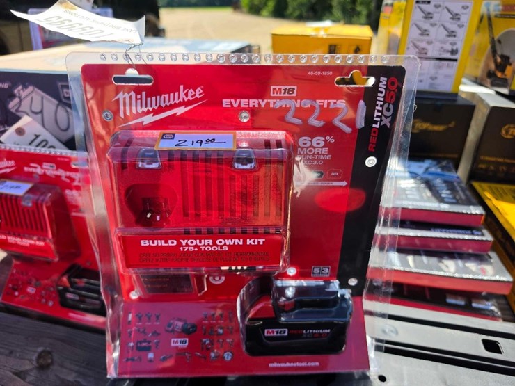 2221---milwaukee-m18-5.0-battery-&-charger-image-1