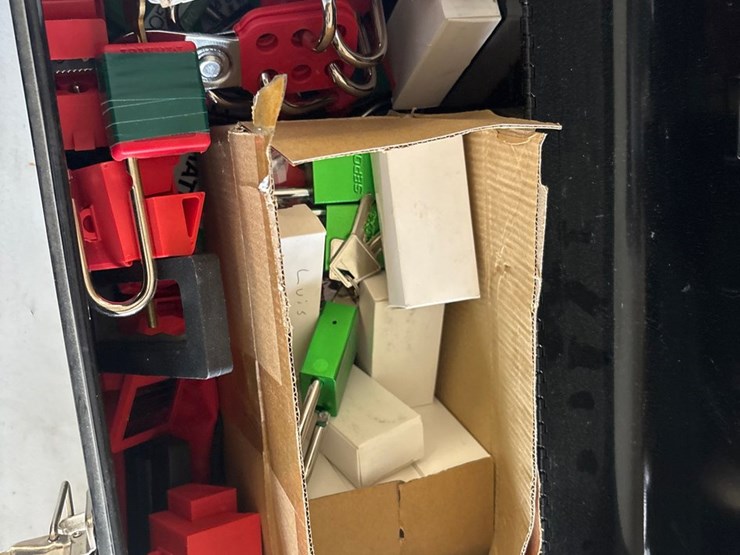 #4043-•-waterloo-tool-box-with-contents-image-3
