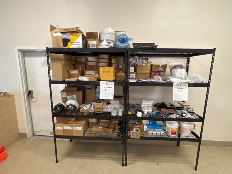 #4010-•-shelving-unit-and-contents-image-15
