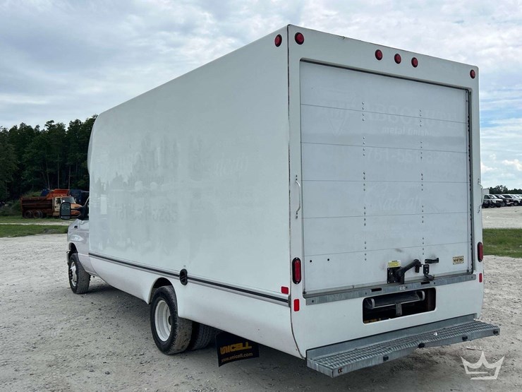 2023-ford-e450-image-4