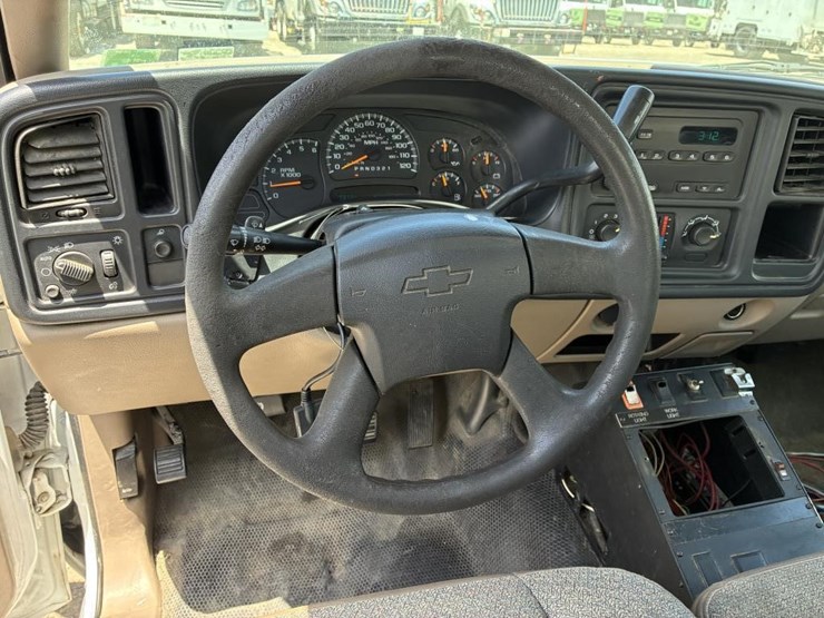 2006-chevrolet-silverado-1500-image-14
