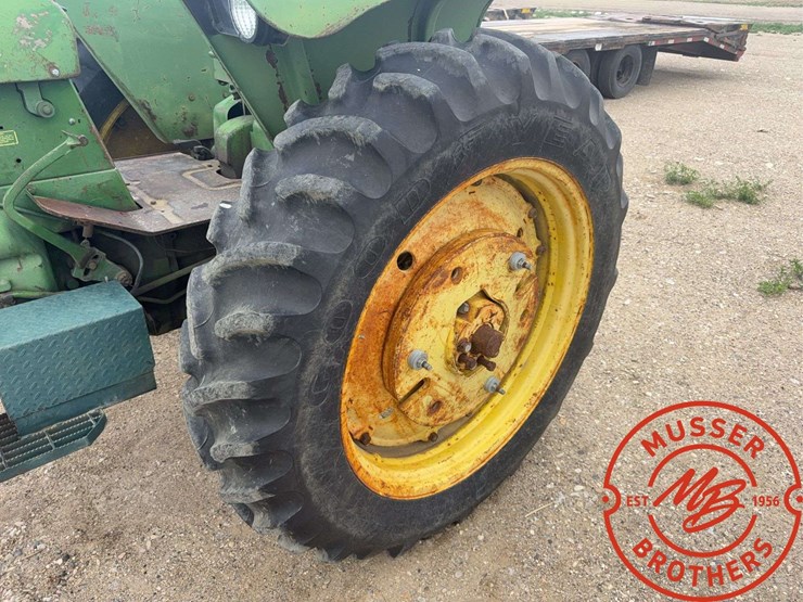 john-deere-3020-image-14
