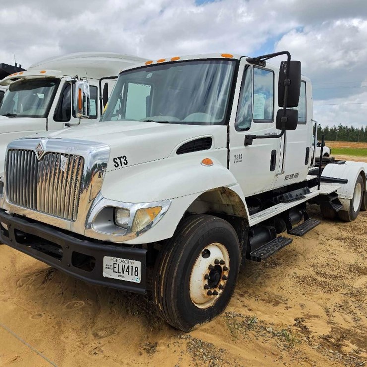 2003 INTERNATIONAL 7400