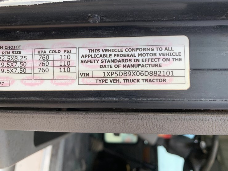 2006-peterbilt-379-image-17