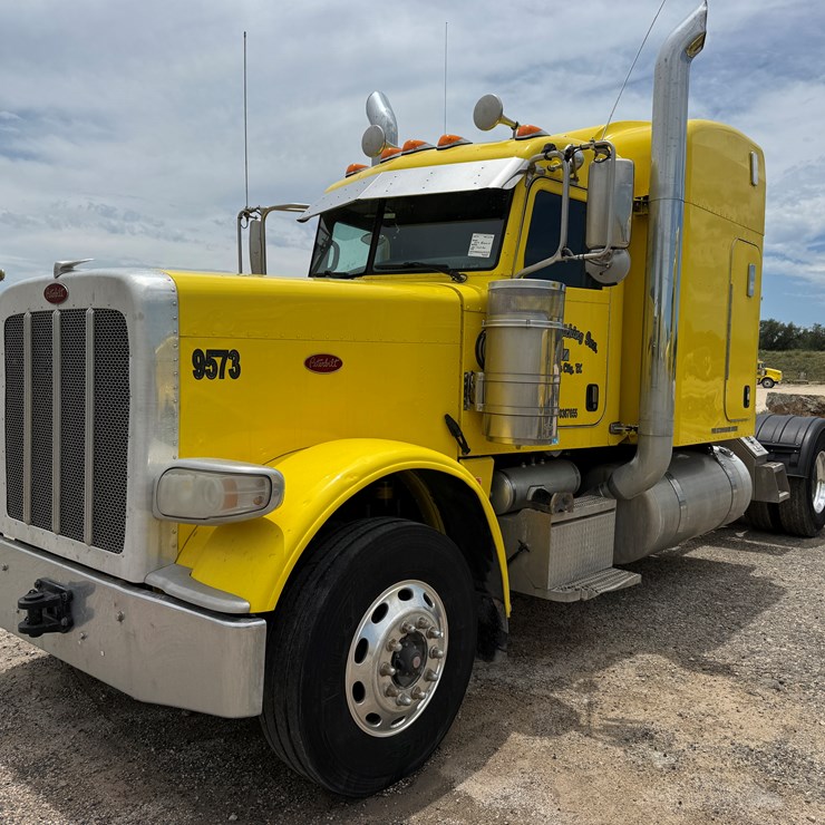 2014 PETERBILT 389