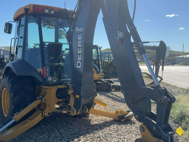 2023-deere-310sl-image-32