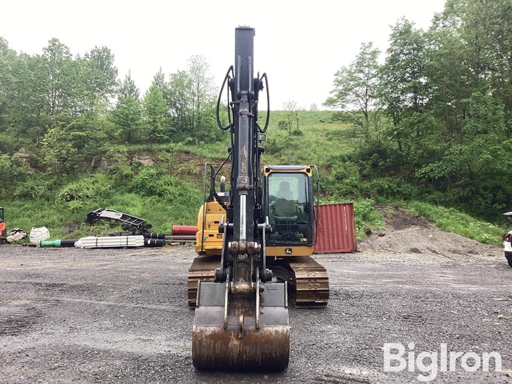 2016-deere-130g-image-2
