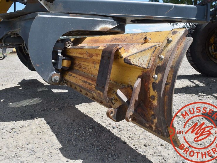 2008-deere-772d-image-26