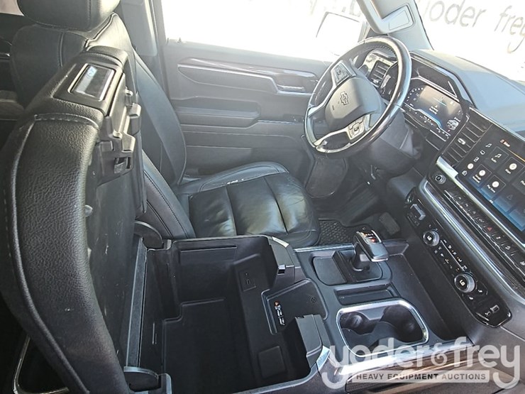2022-chevrolet-1500-image-46