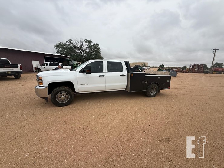 2016-chevrolet-silverado-3500hd-image-1