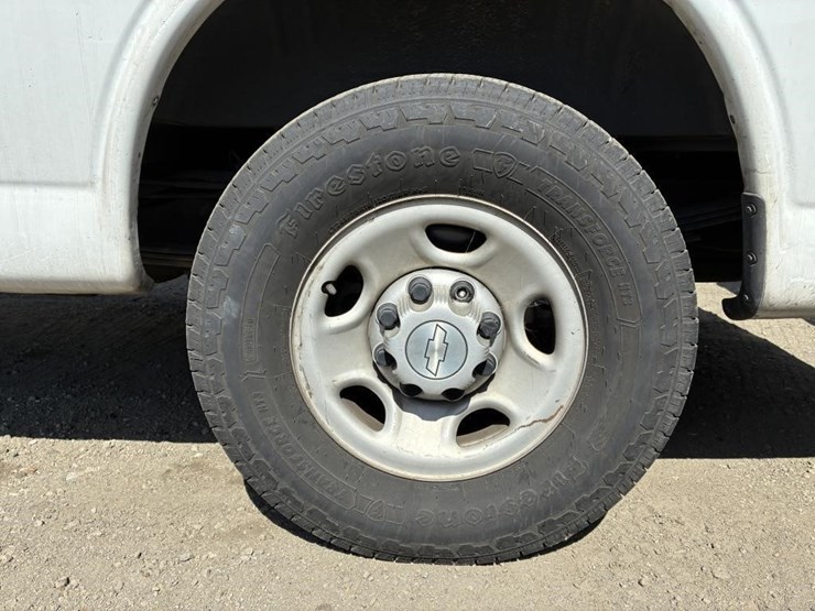 2016-chevrolet-express-2500-image-5