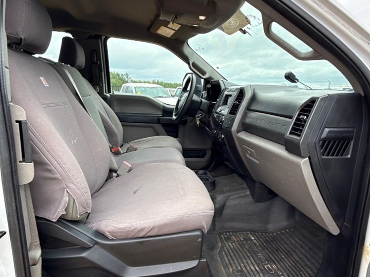 2019-ford-f550-image-11