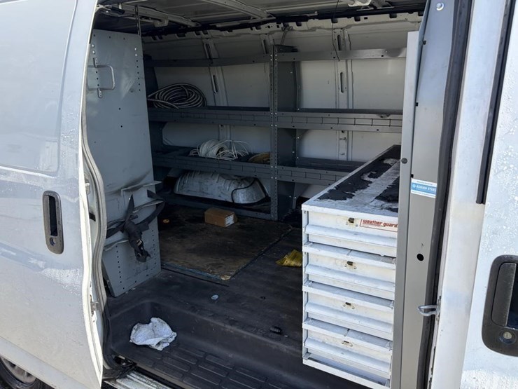 2014-chevrolet-express-2500-image-11