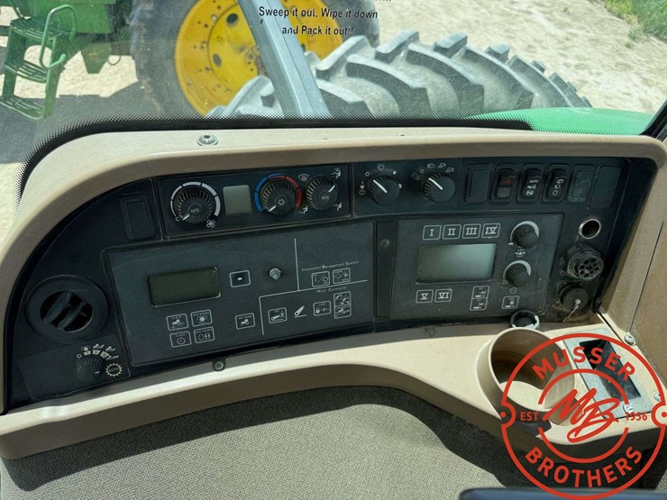 2008-john-deere-8230-image-19